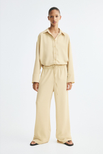 Широкие брюки со стяжкой — Пыльно-жёлтый - H&M