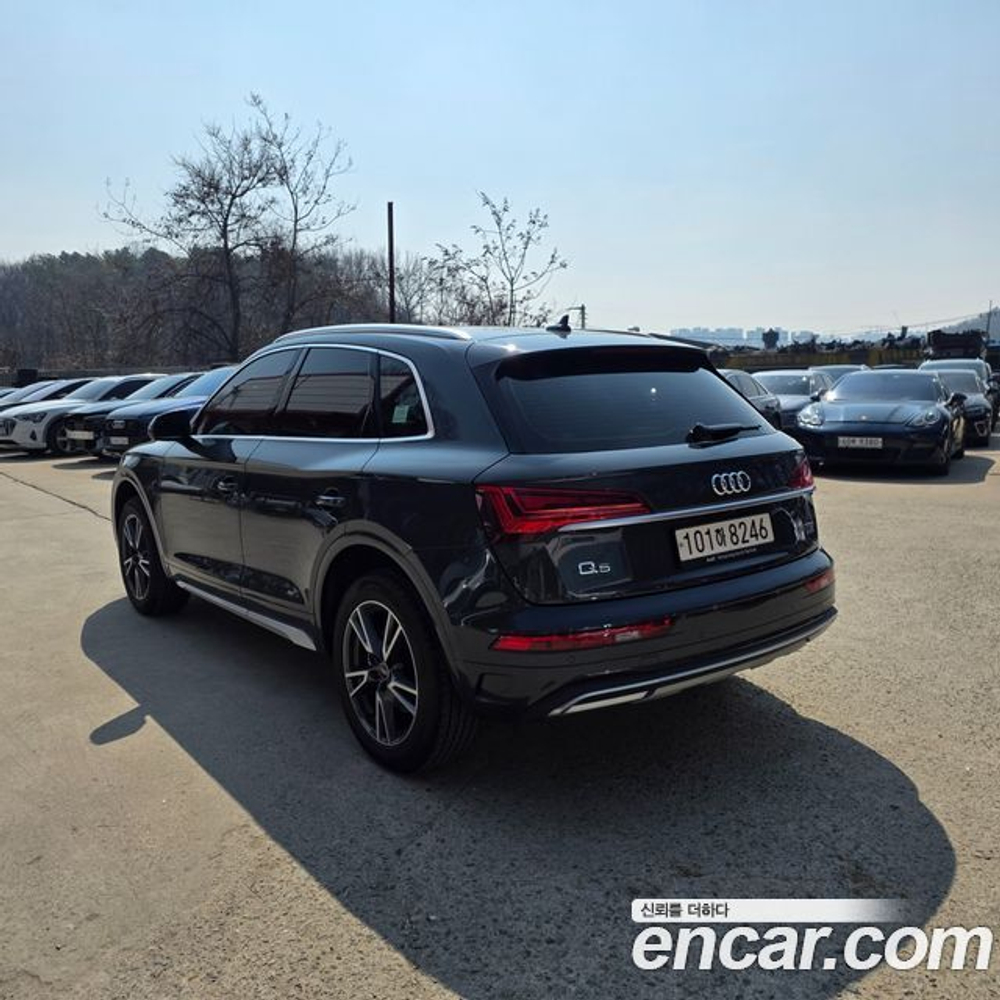 Audi Q5 45 TFSI Quattro Premium — 2022