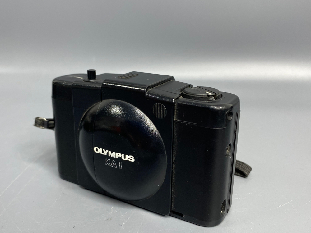 Olympus XA 1