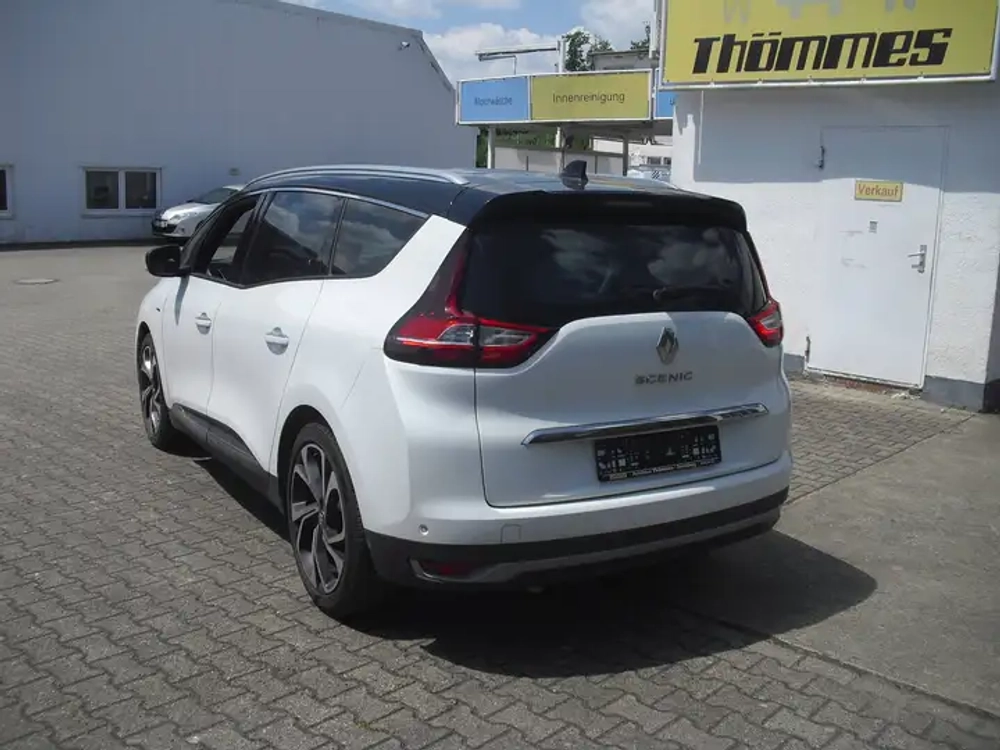 Renault Grand Scenic Black Edition