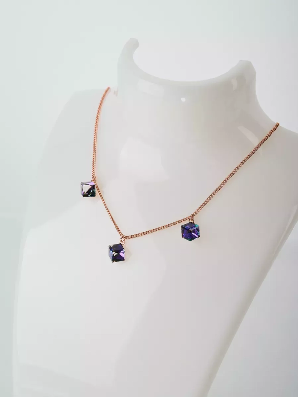 Колье Миражи с фиолетовыми кристаллами-хамелеонами Swarovski