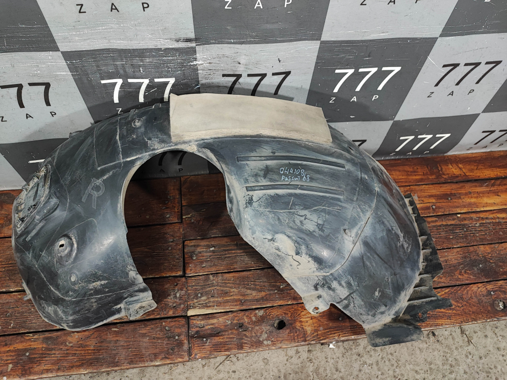 Подкрылок передний правый Volkswagen Passat B8 14-нв Б/У Оригинал 3G0805970F