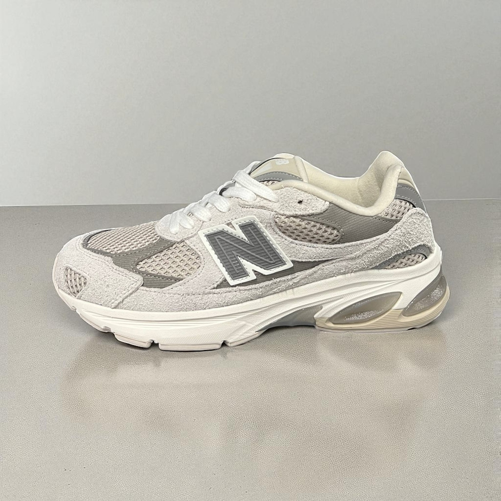 New Balance 2010 • Cream White
