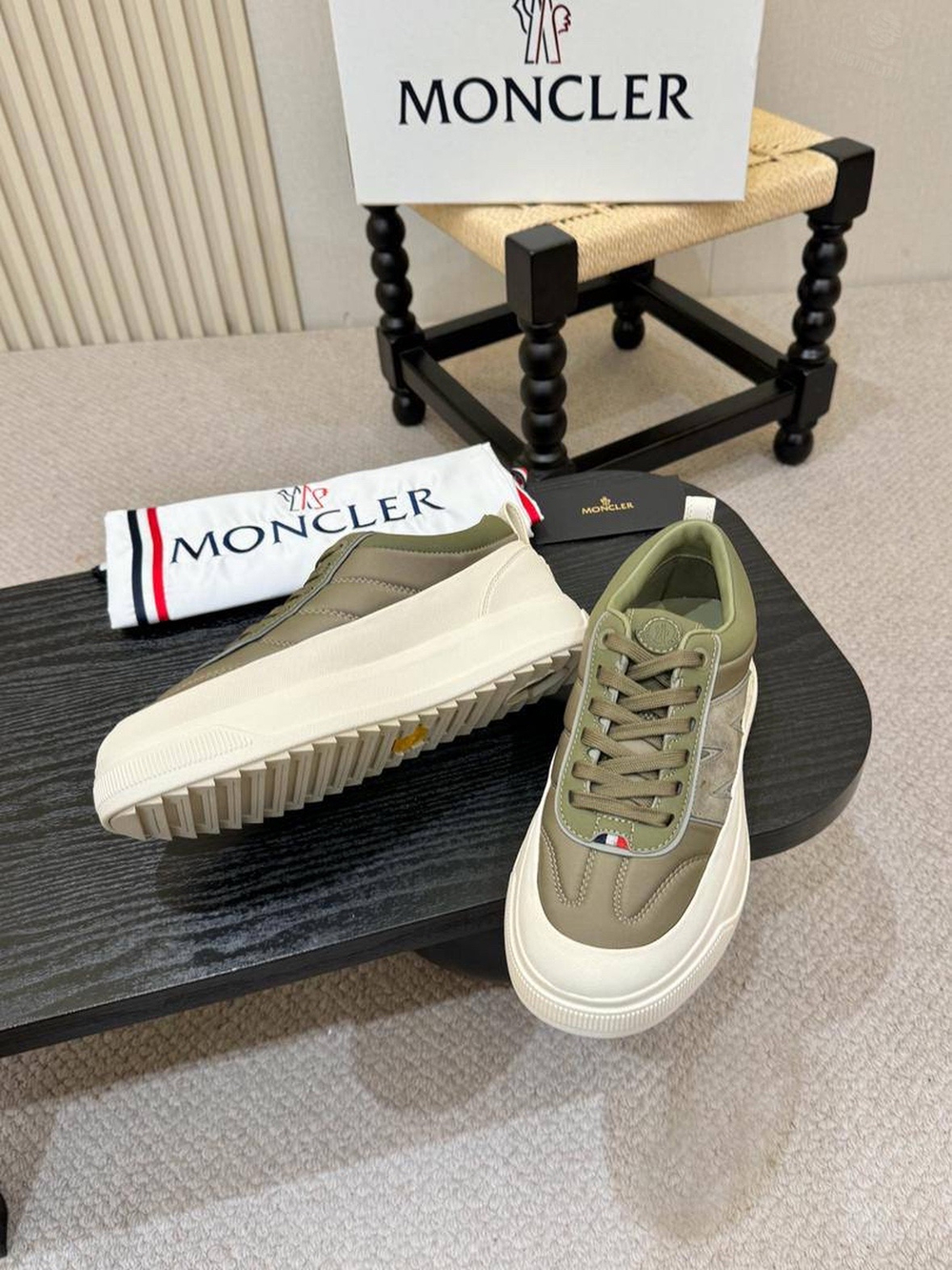 Кроссовки Moncler
