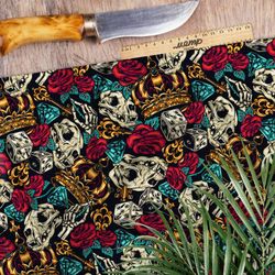 Ткань дюспо кости, розы, бриллианты и короны на чёрном фоне