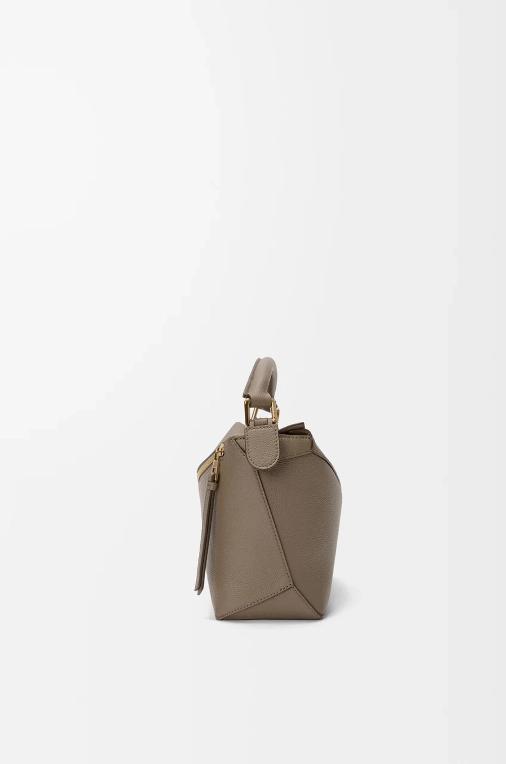Loewe Маленькая сумка Puzzle Edge из мягкой зернистой телячьей кожи, серо-коричневый
