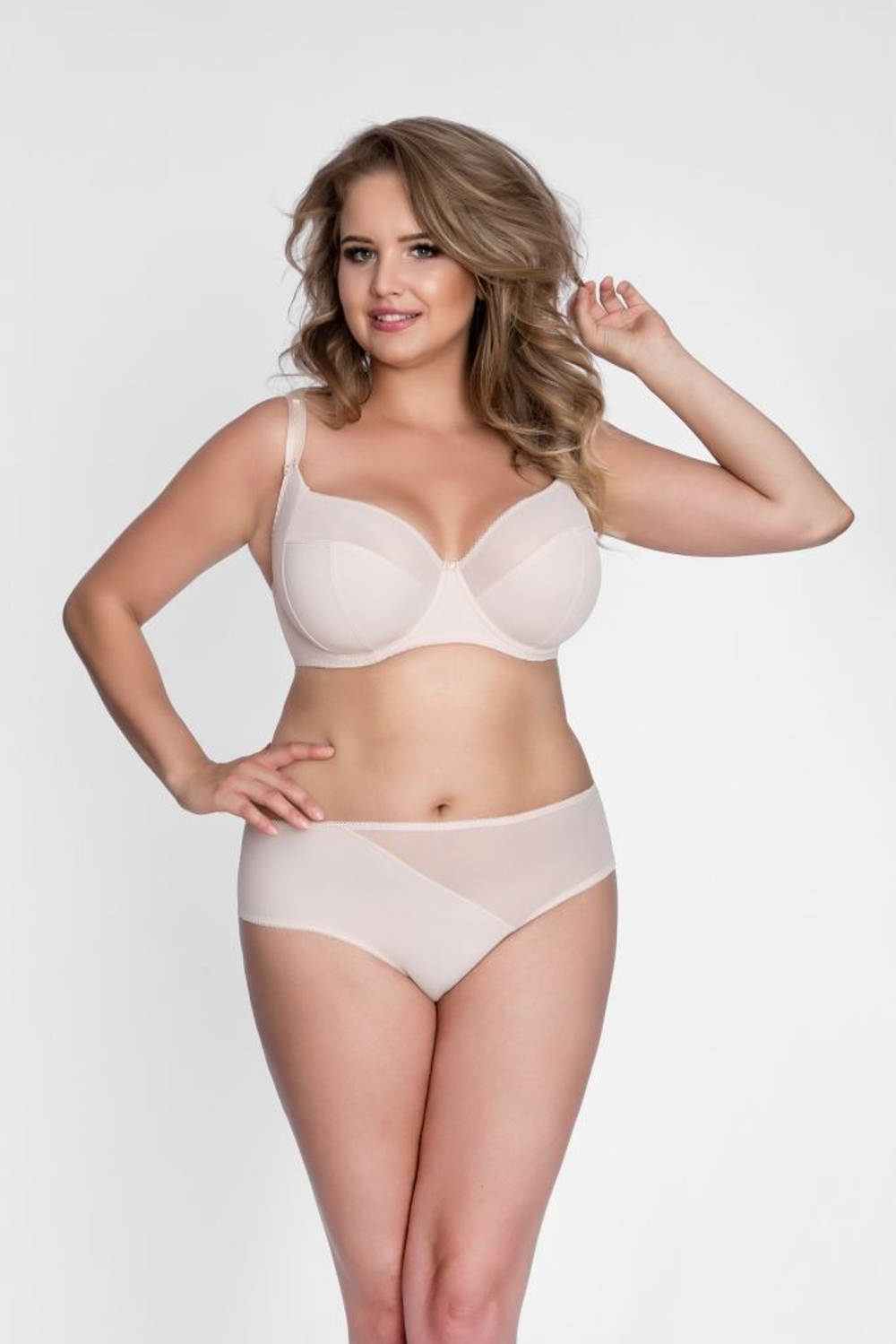 Бюстгальтер с мягкой чашкой plus size из микрофибры и двойной сетки (Размер: 110D) (Цвет: черный)