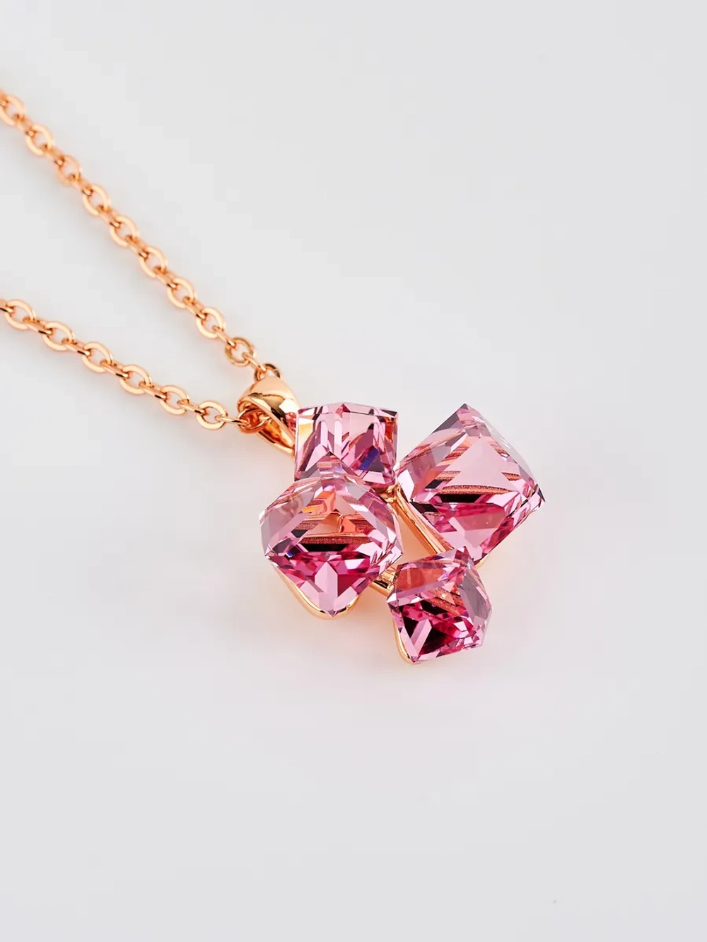 Подвеска-ромб Мираж с розовыми кубиками Swarovski