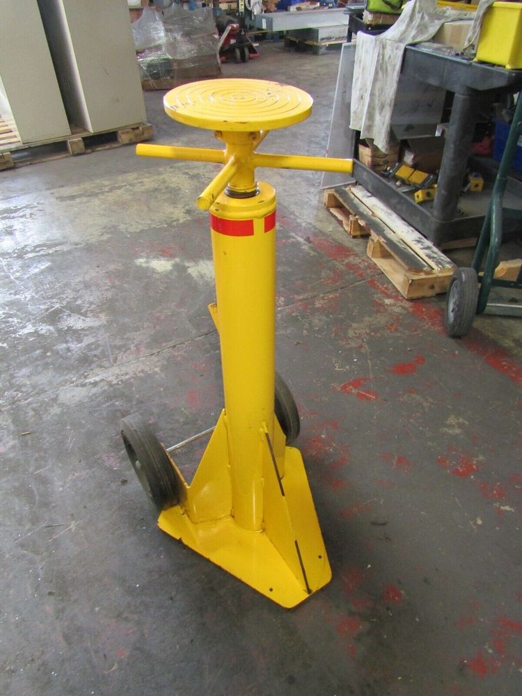 DOES NOT APPLYTRACTOR TRAILER STABILIZING JACK STAND DOES NOT APPLYTRACTOR TRAILER STABILIZING JACK STAND