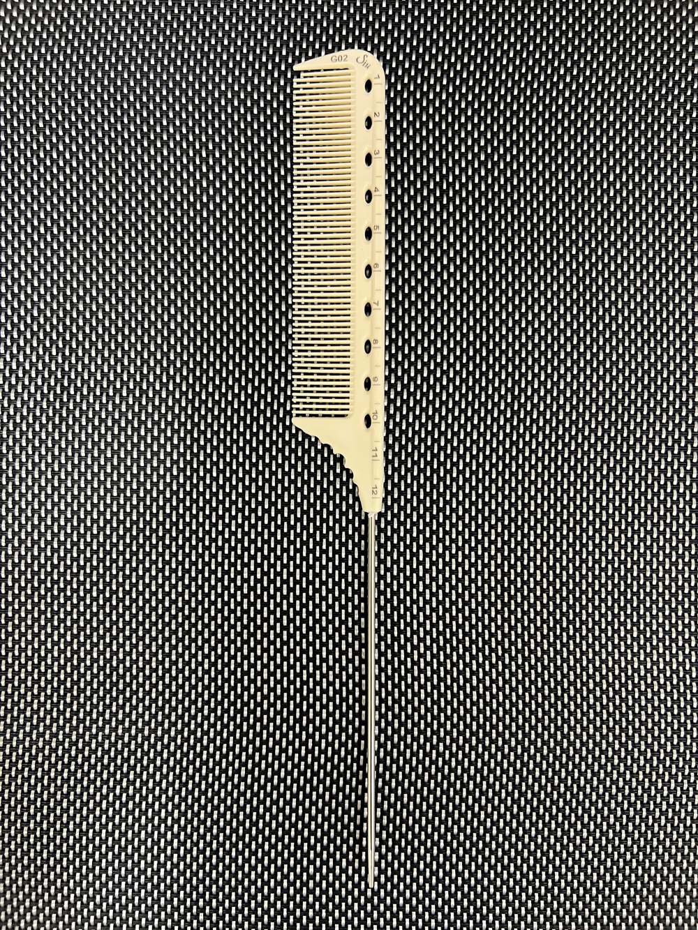 Расческа карбоновая с хвостиком профессиональная