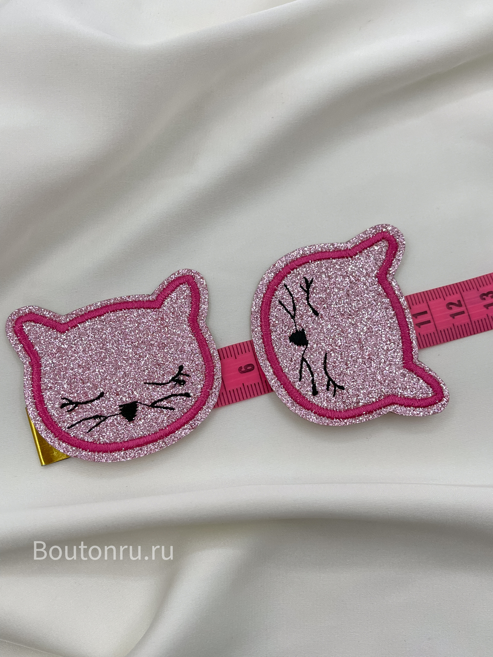 Нашивка розовая с блестками котёнок 5х4,5 см