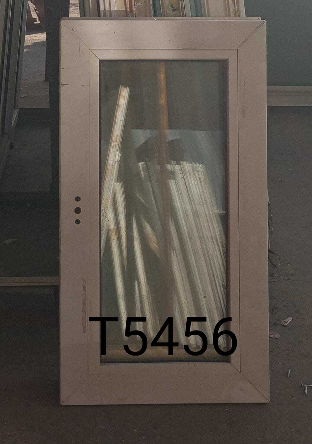 Створка Пластиковая Б/У 73(в) х 40(ш)