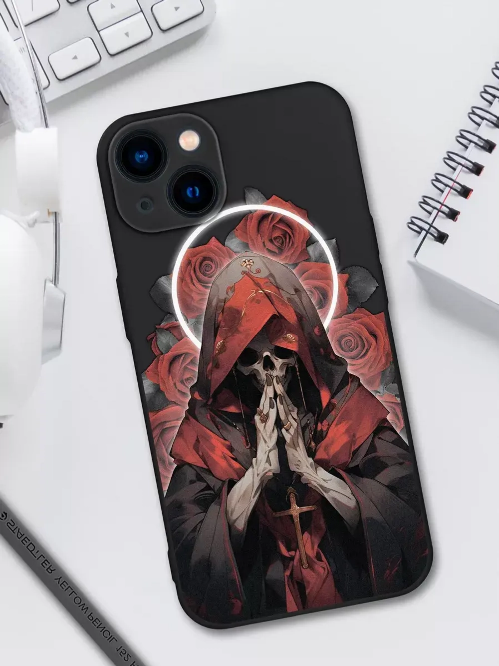 Чехол на iPhone 13 с принтом