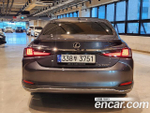 Lexus ES300h — 2024
