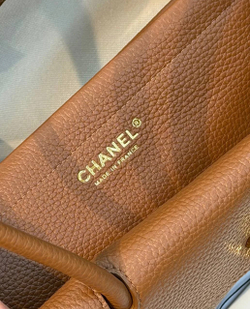 Сумка Chanel (Шанель) Shopping маленького размера из зернистой телячьей кожи премиум класса