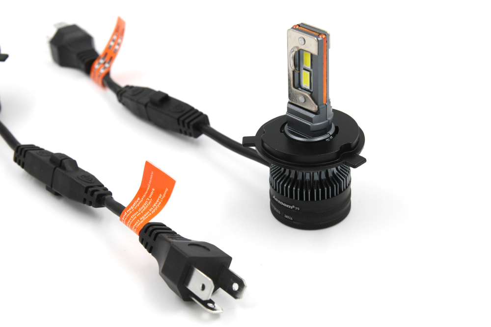 Cветодиодные лампы H4 Aozoom P9 с вентилятором 12V, 52W, 5500K, чип Korea WT52 (комплект, 2шт)