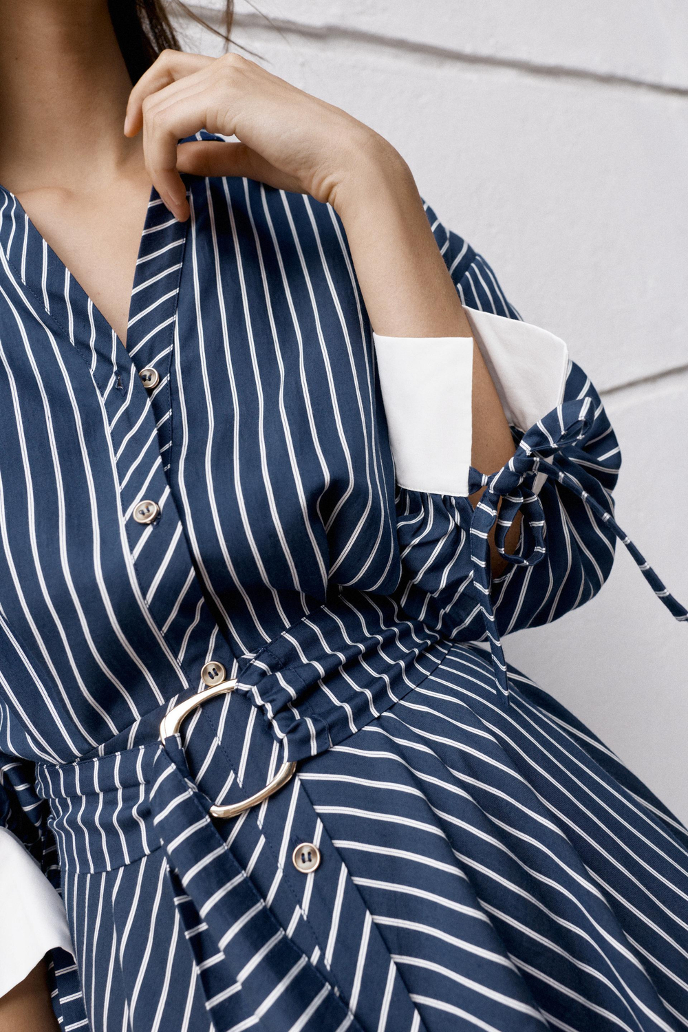 ZARA ПЛАТЬЕ МИДИ В ПОЛОСКУ С РЕМНЕМ, ТЕМНО-СИНИЙ/БЕЛЫЙ