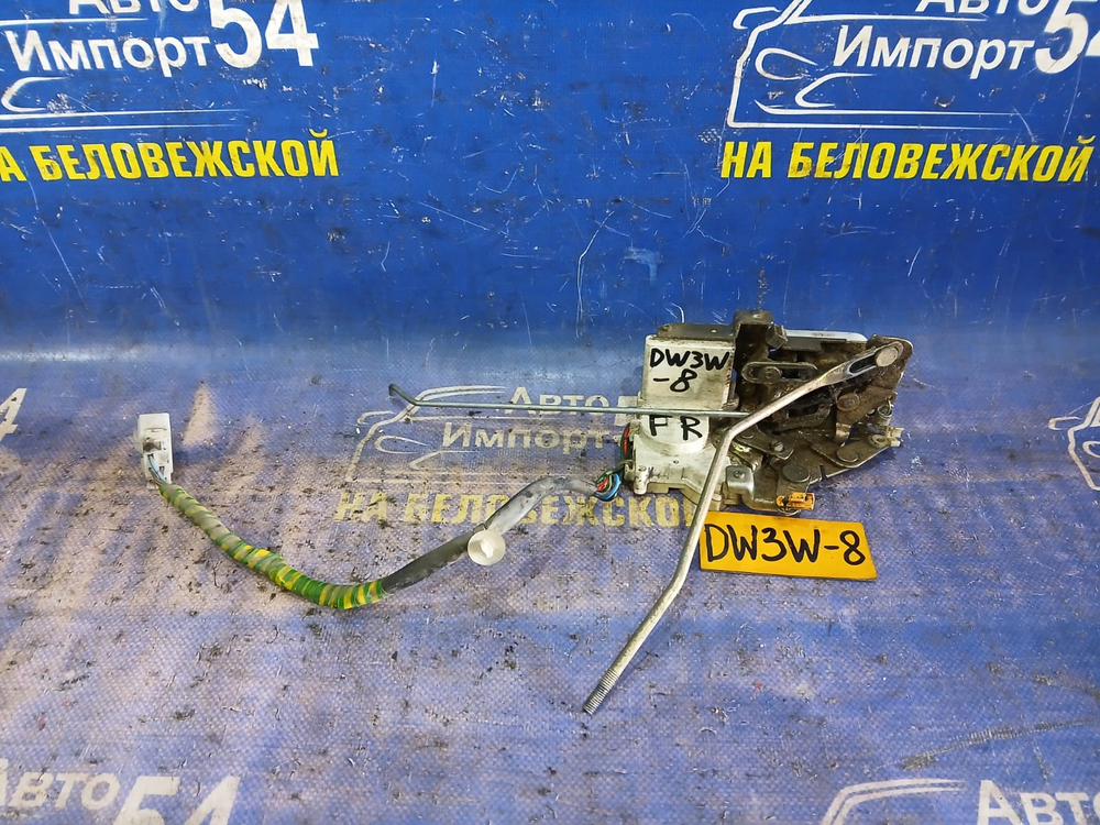 Замок двери передней правой MAZDA DEMIO 1998