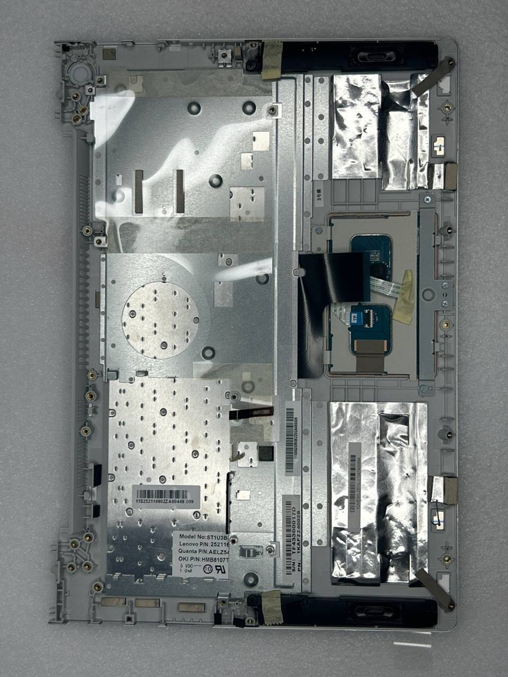 Верхняя панель с клавиатурой для ноутбука Lenovo U330p венгерская черная (90203505), оригинал