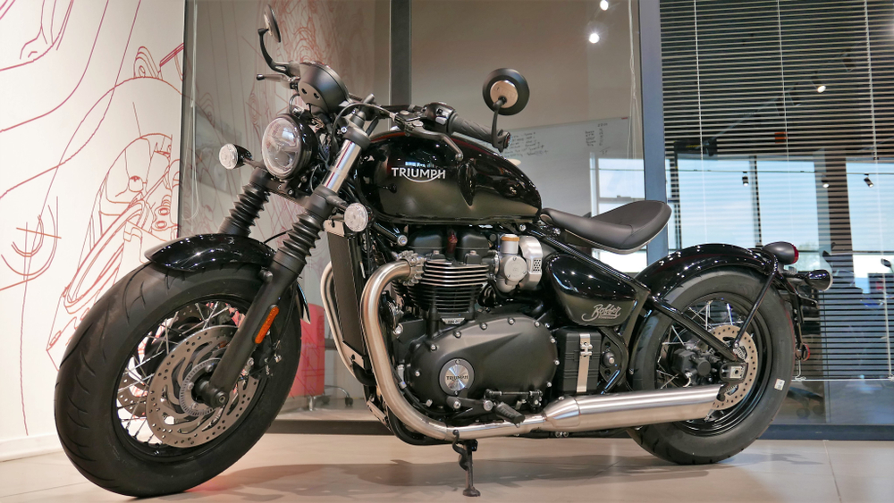 TRIUMPH BONNEVILLE BOBBER 2025