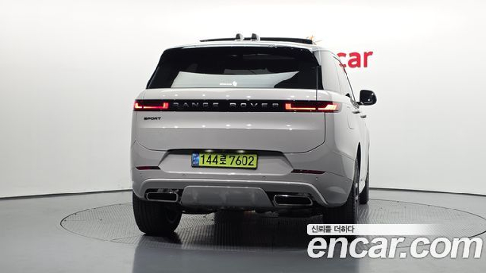 Land Rover Range Rover Sport P550E Dynamic HSE — 2025