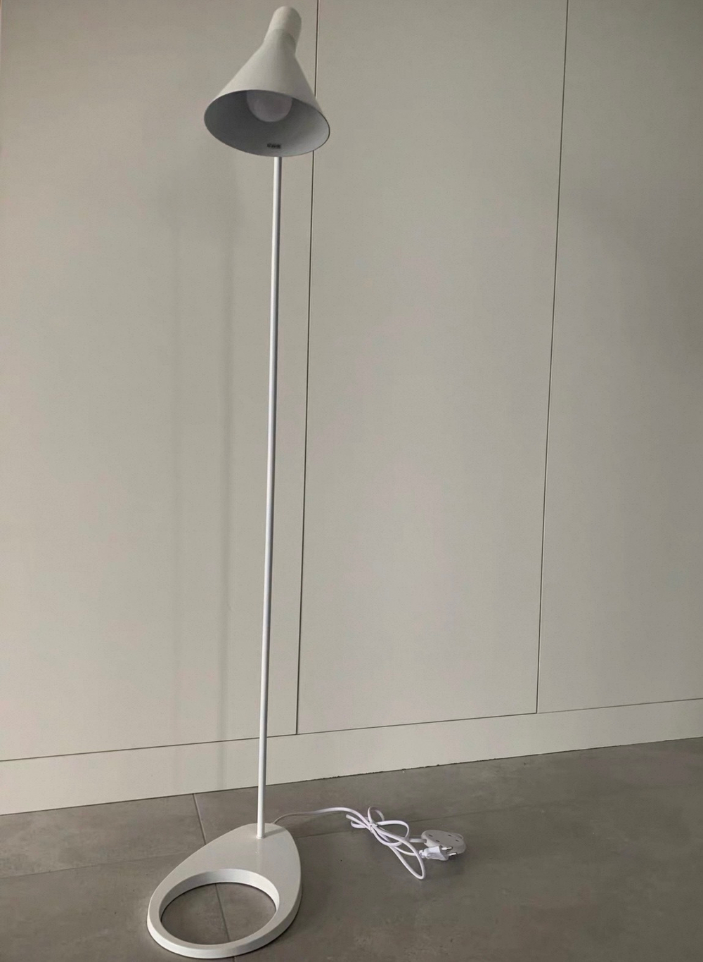 Floor design lamp AJ by Louis Poulsen