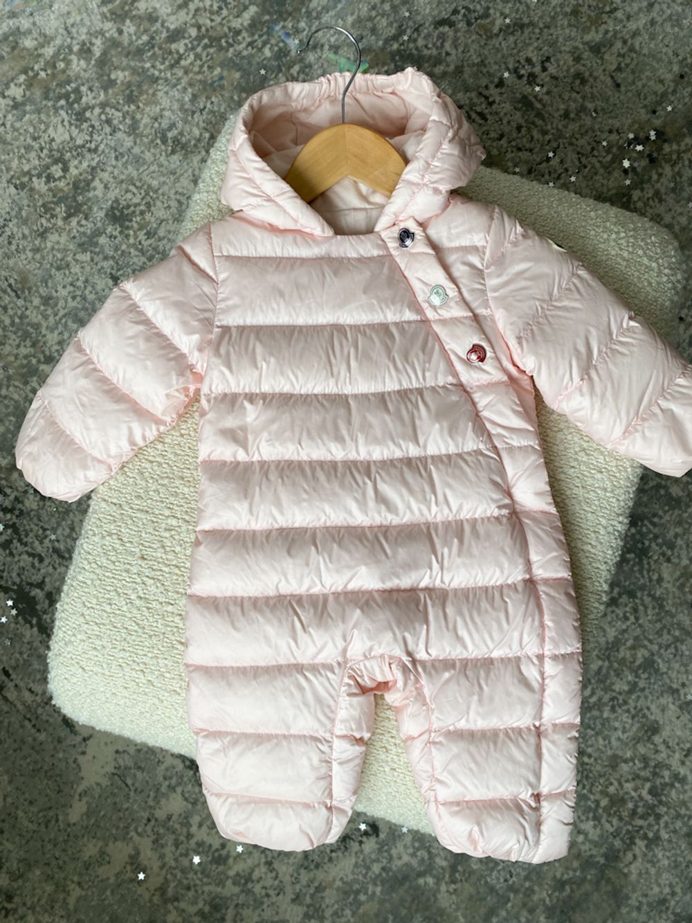 Пуховый комбинезон Moncler, 3-6 месяцев