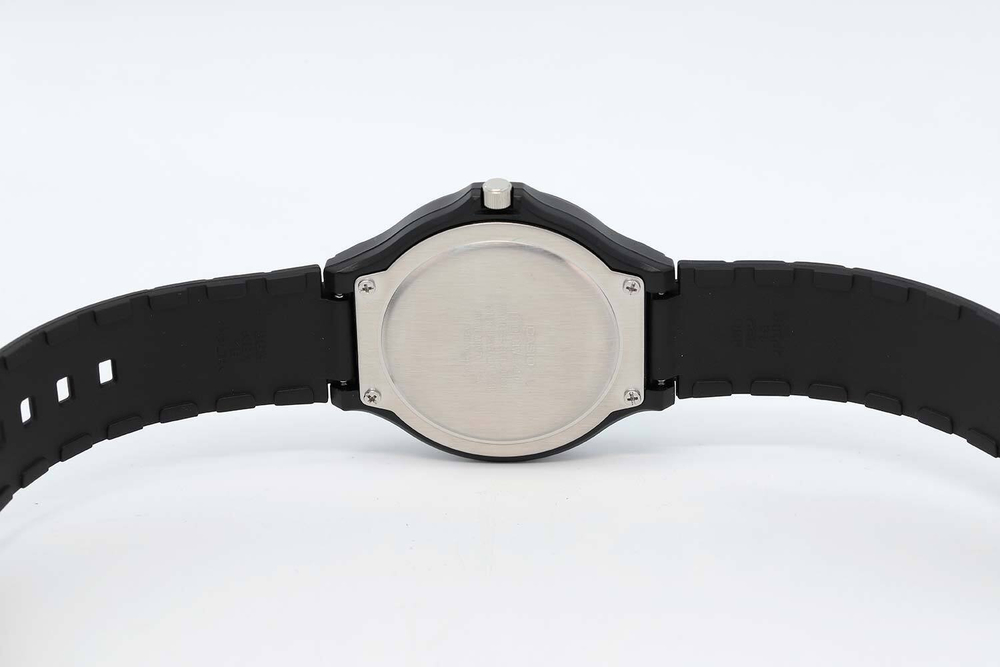 Мужские наручные часы Casio Collection MW-240-1E2