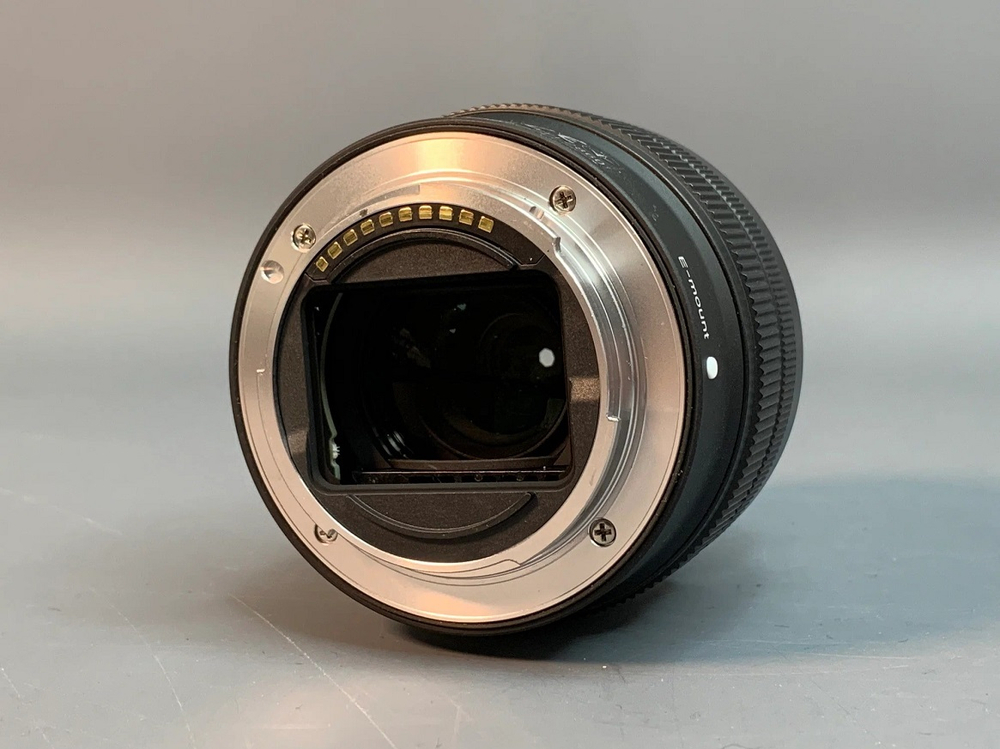 Sony FE 28–60mm f/4–5.6 (SEL-2860), черный