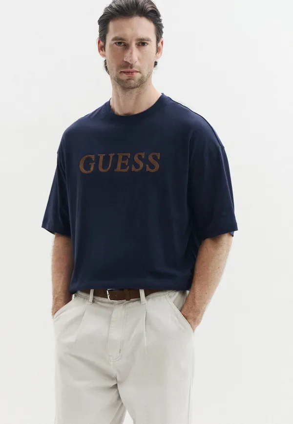 Футболка мужская GUESS