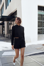 УКОРОЧЕННЫЙ БЛЕЙЗЕР С КРУЖЕВНОЙ ОТДЕЛКОЙ — ZARA