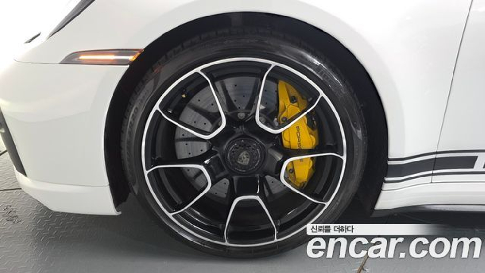 Porsche 911 Turbo S Cabriolet — 2024