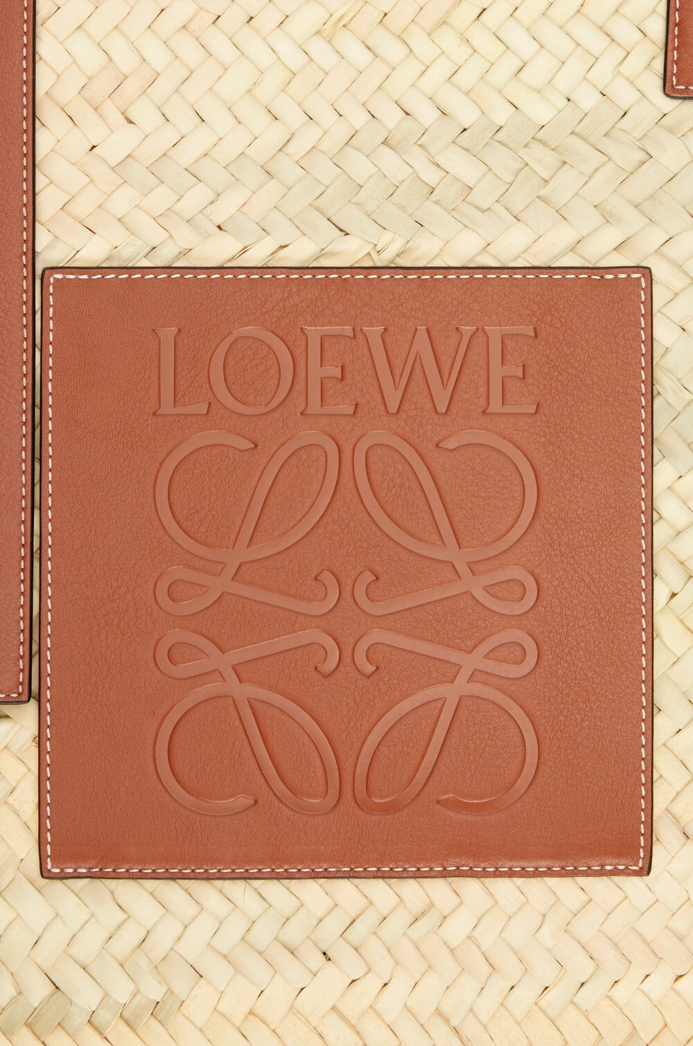 Loewe Большая классическая корзина из пальмовых листьев и телячьей кожи, натуральный/коричневый