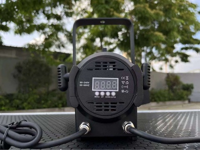 Светодиодный прожектор Led mini fresnel 100w