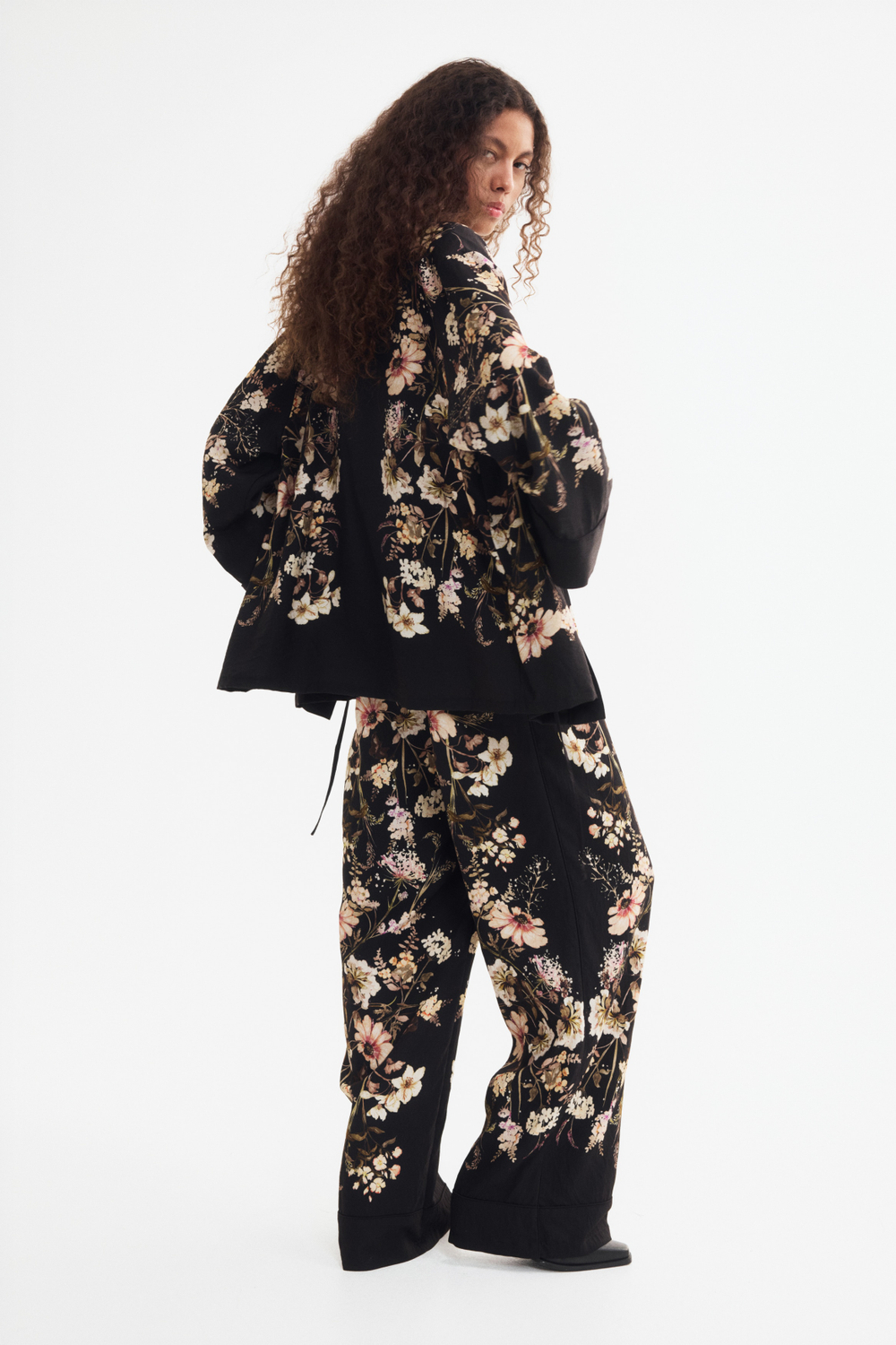 Габардиновые брюки на резинке - H&M