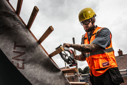 Аккумуляторная субкомпактная дисковая пила MILWAUKEE M12 FUEL FCS442-0, 4933493488