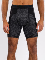 Шорты компрессионные Venum Unmatched Topuria Edition Black/Gold
