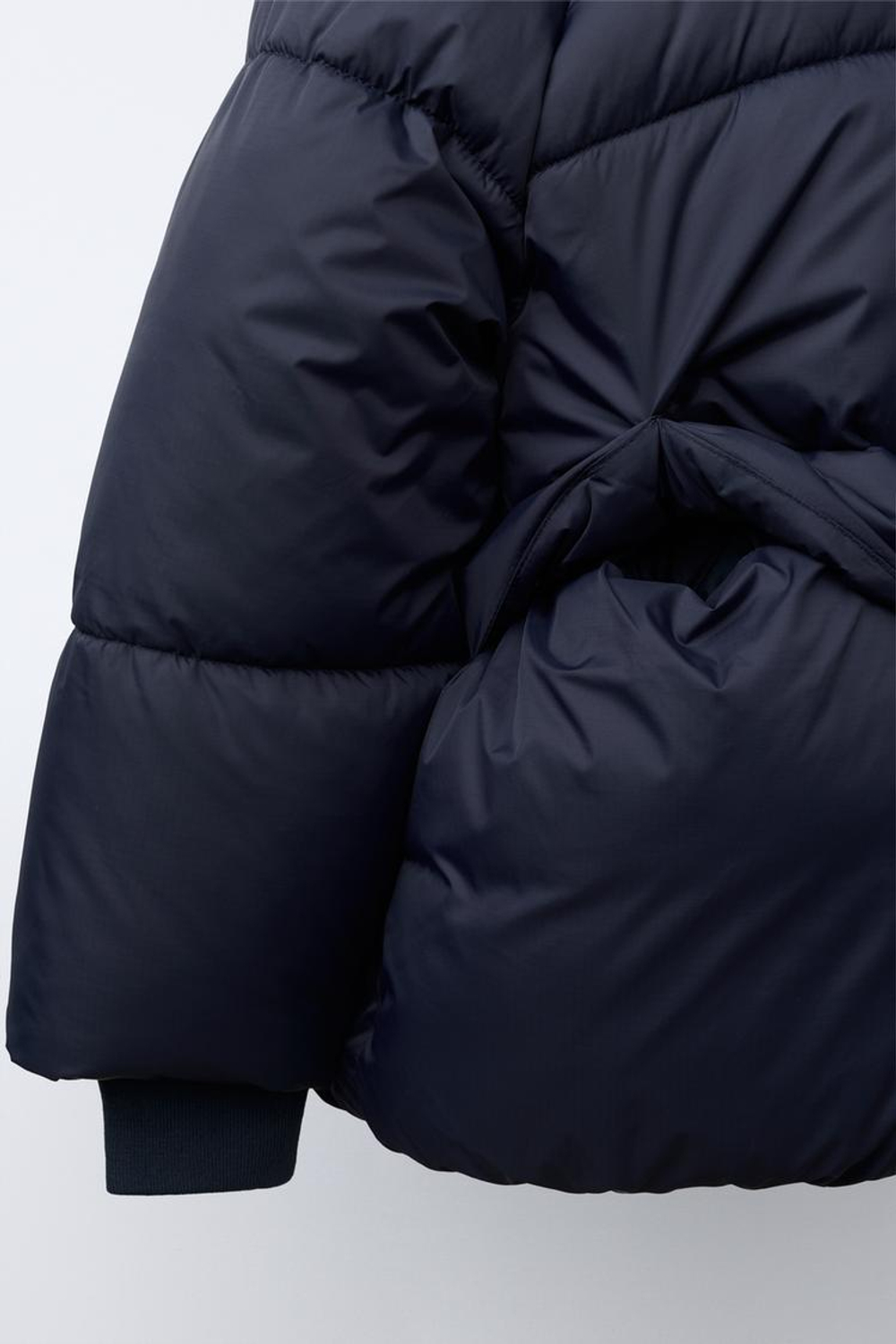 ZARA СТЕГАНАЯ КУРТКА С КАПЮШОНОМ WATER REPELLENT, МОРСКОЙ СИНИЙ