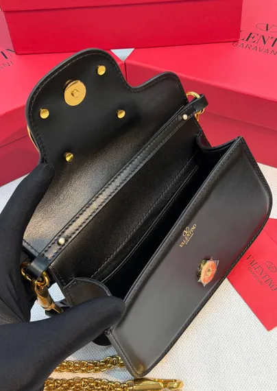 Маленькая сумка на плечо Valentino Small Locò черный