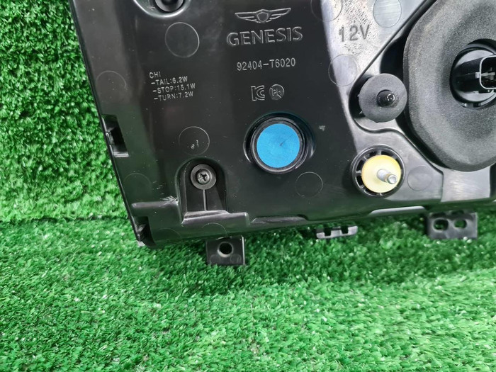 Фонарь правый внутренний Genesis GV80 (2020-2023)
