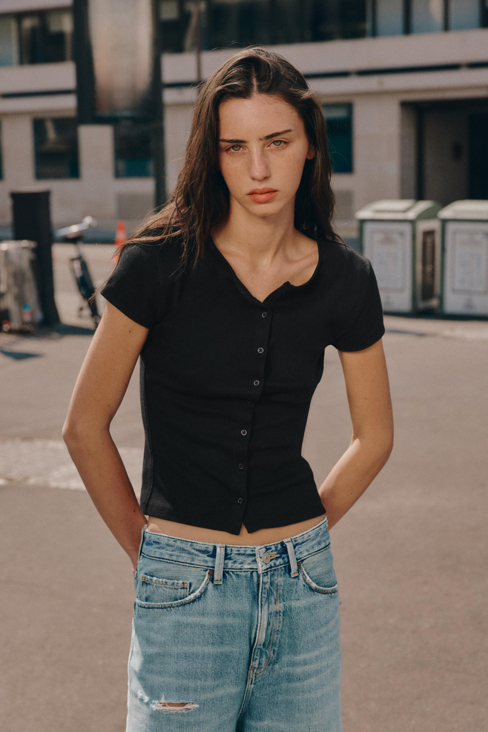 ФУТБОЛКА В РУБЧИК НА ПУГОВИЦАХ — ZARA
