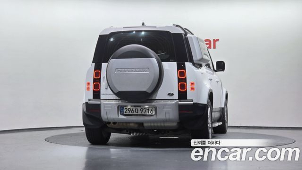Land Rover Defender 110 D250 SE — 2022