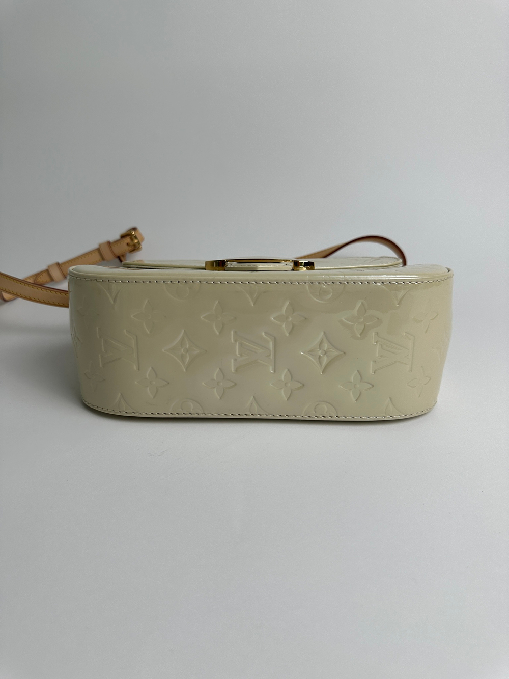 Сумка Louis Vuitton White Monogram Vernis Bellflower