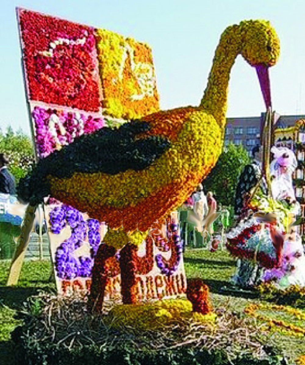 Топиарная фигура Аист