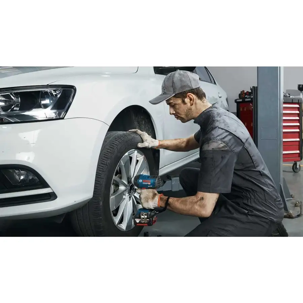 Аккумуляторный ударный гайковёрт GDS 18V-400 BOSCH 06019K0021