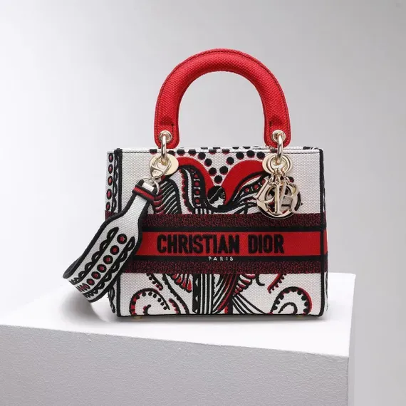 Сумка Dior Lady D-lite, модель среднего формата красный