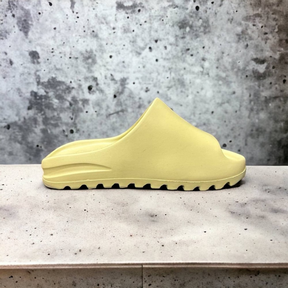 Adidas Yeezy Slide • Bone