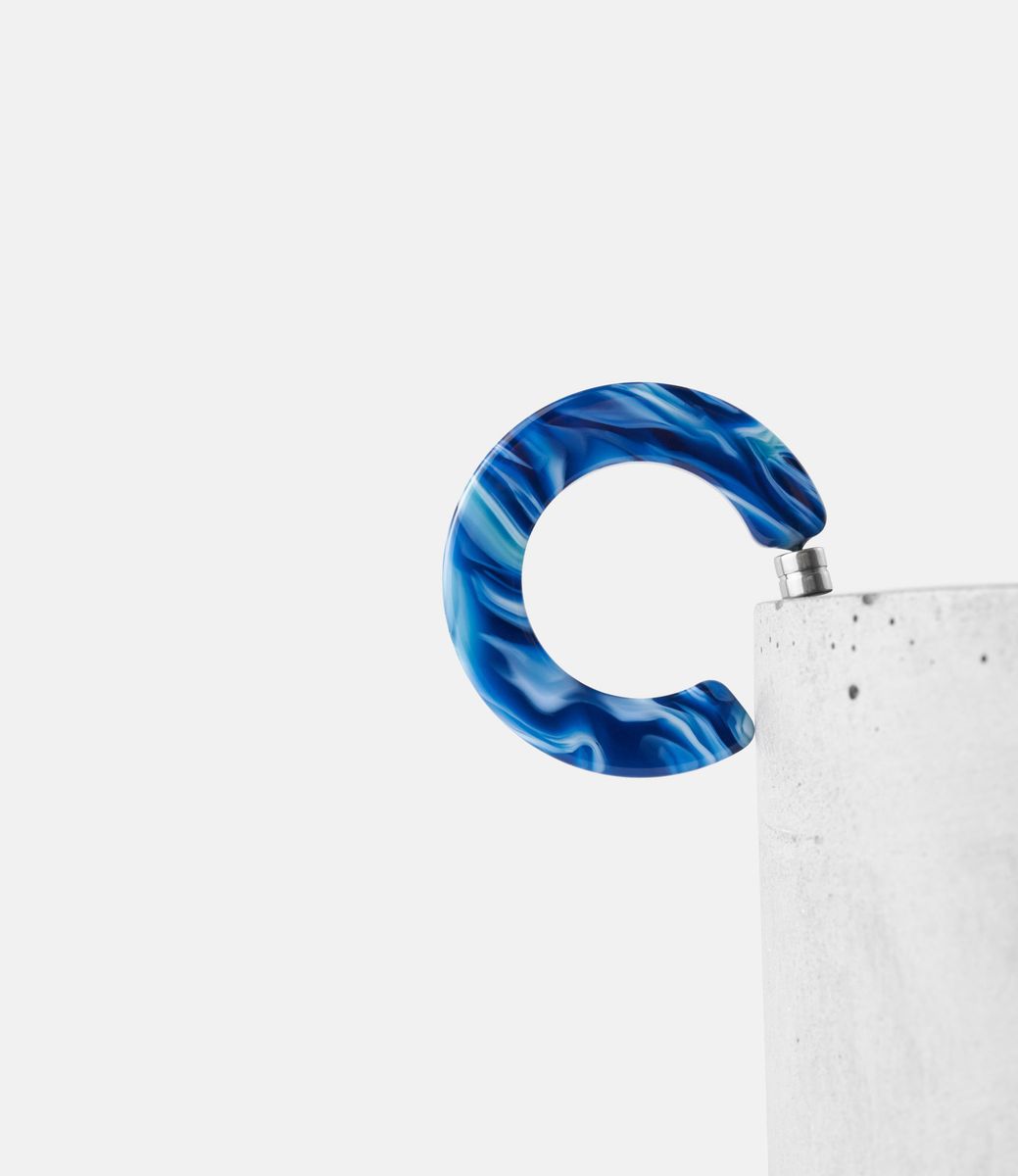Machete Kate Hoops in Capri — серьги из ацетата