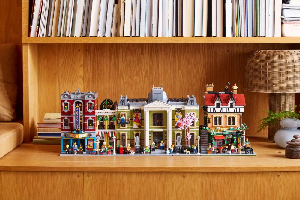 Конструктор LEGO Icons 10350 Уголок в стиле Тюдоров