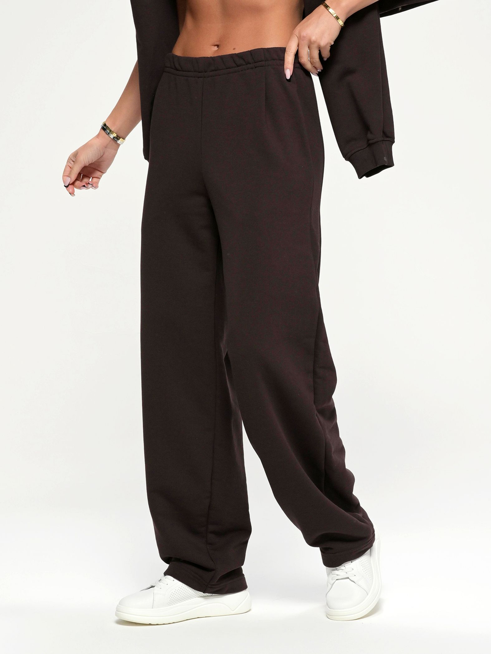 Костюм oversize в стиле спорт шик, коричневый